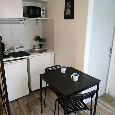 Grand Avec Jardin Et Entrée Privative à Noter Réservations De 3 Nuits Minimum * Clermont-Ferrand